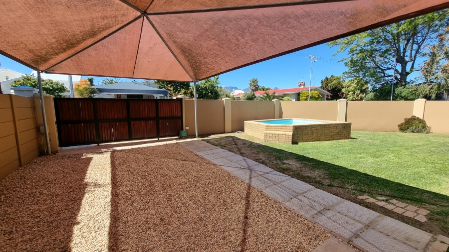 6 Bedroom Property for Sale in Lochnerhof Western Cape